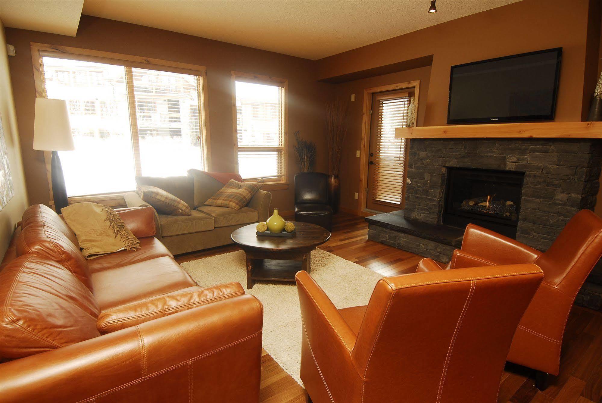 Rundle Cliffs Hotel Canmore