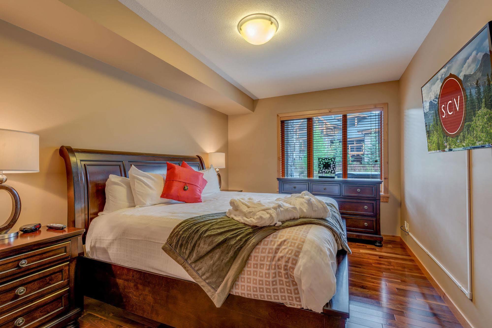 Rundle Cliffs Hotel