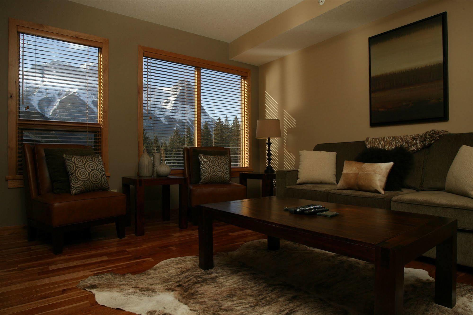 Rundle Cliffs 3* Canmore