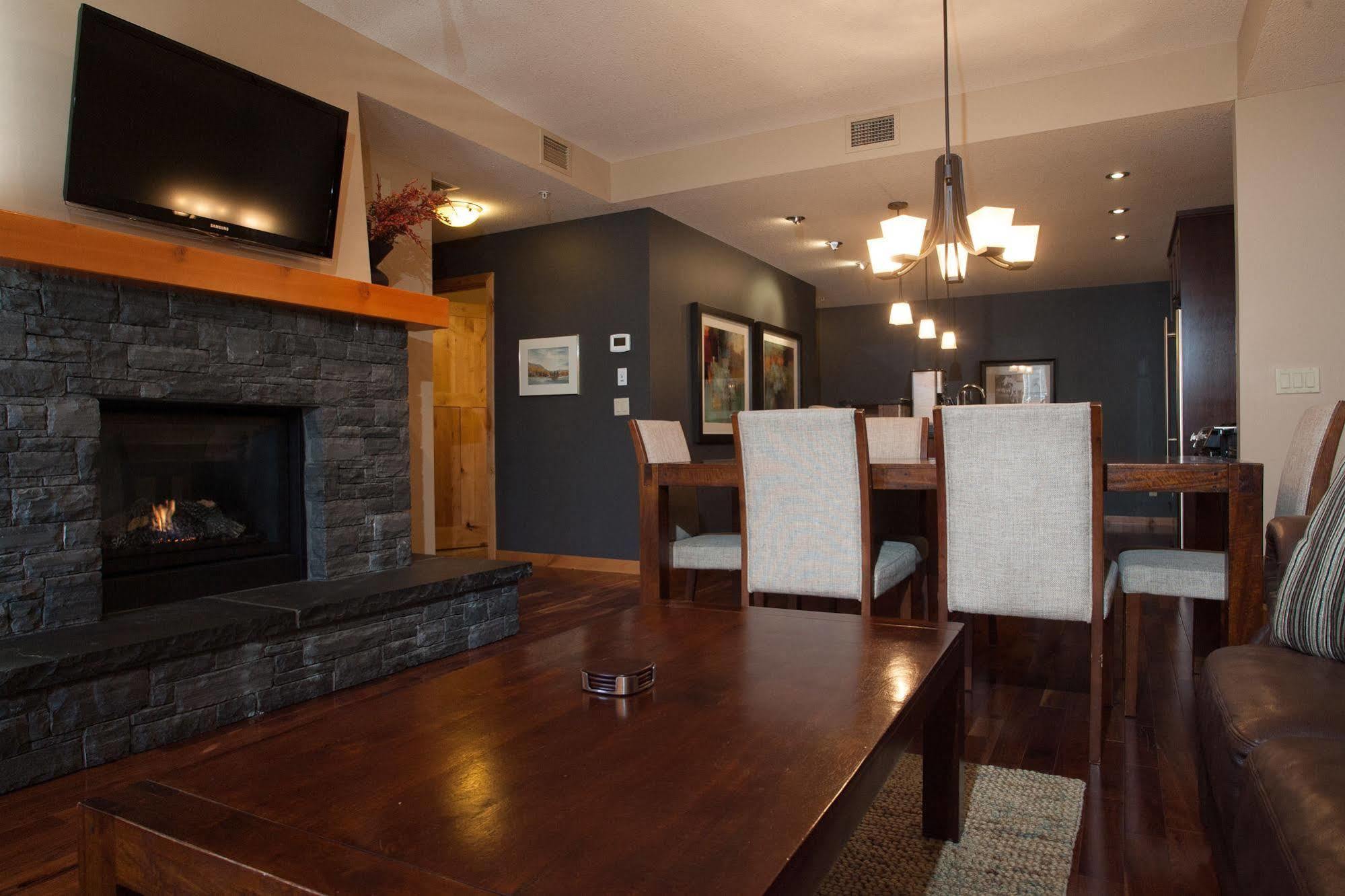Hotel Rundle Cliffs Canmore